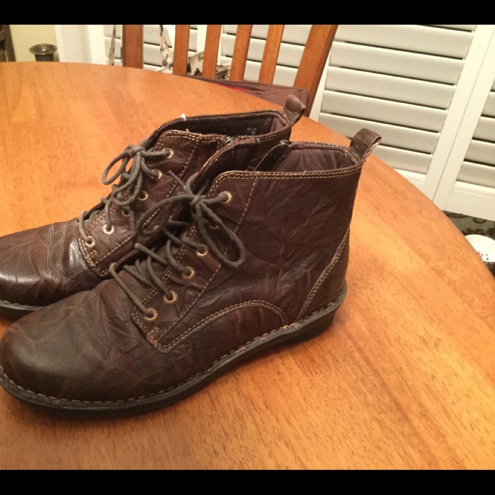 Comfy Clarks Walking Boots Leather 8.5
